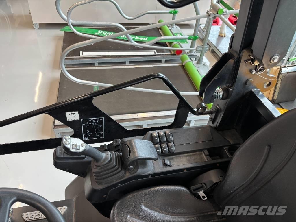 JCB 403 E Viacúčelové nakladače