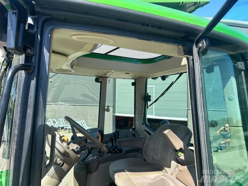 John Deere 6430 Traktory