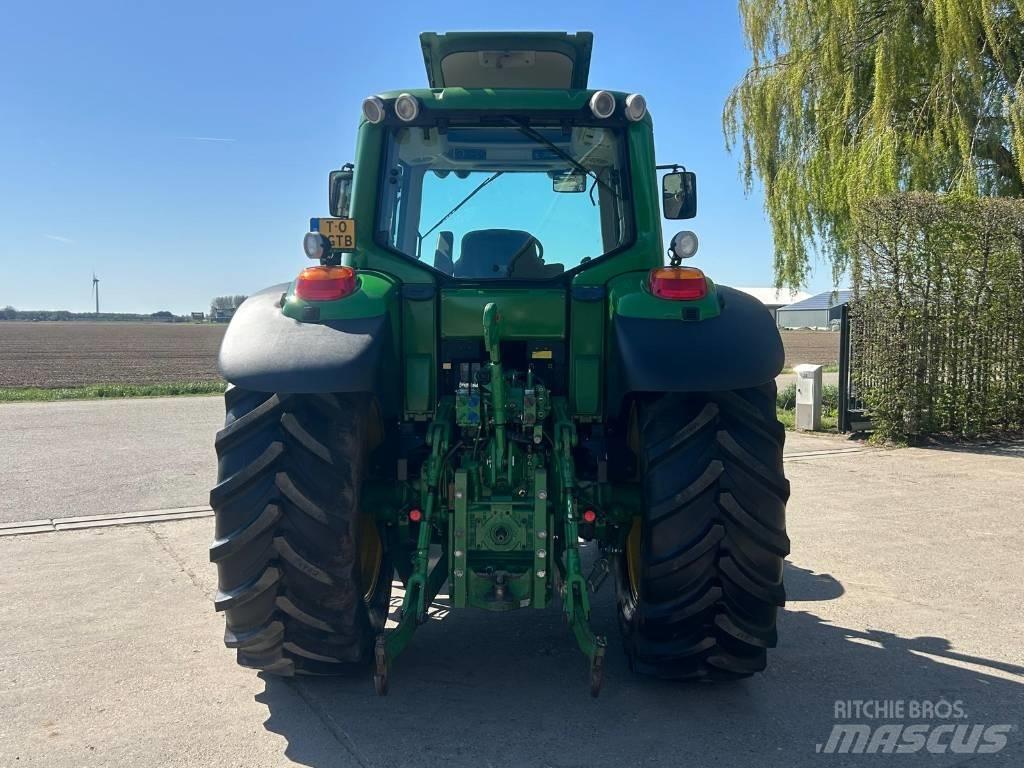 John Deere 6430 Traktory
