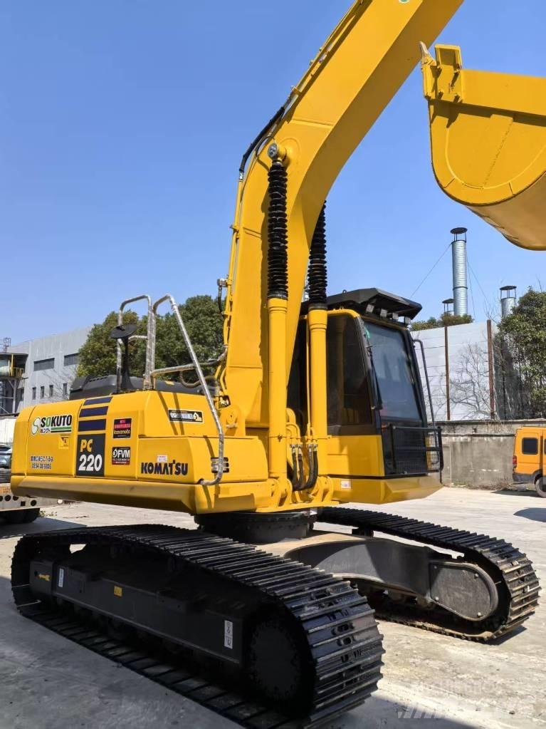 Komatsu PC 220-8 Pásové rýpadlá