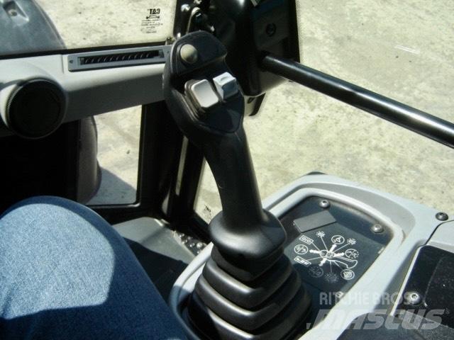 CAT 906 M Kolesové nakladače