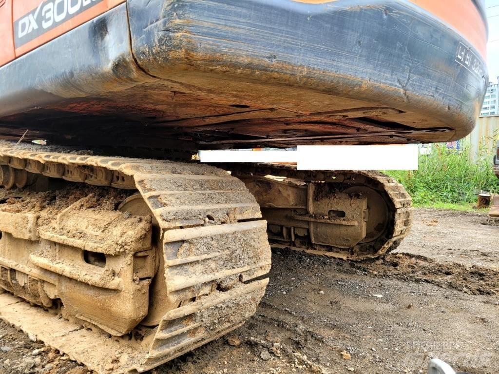 Doosan DX 300 LCA Pásové rýpadlá