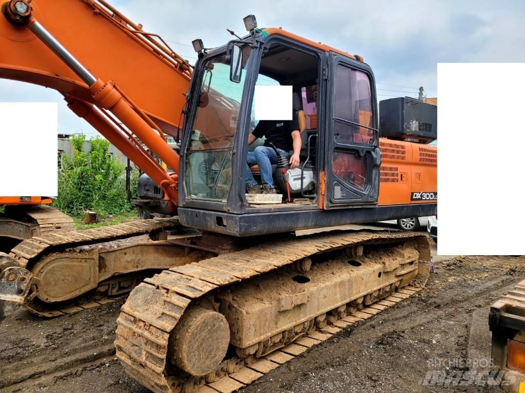 Doosan DX 300 LCA Pásové rýpadlá