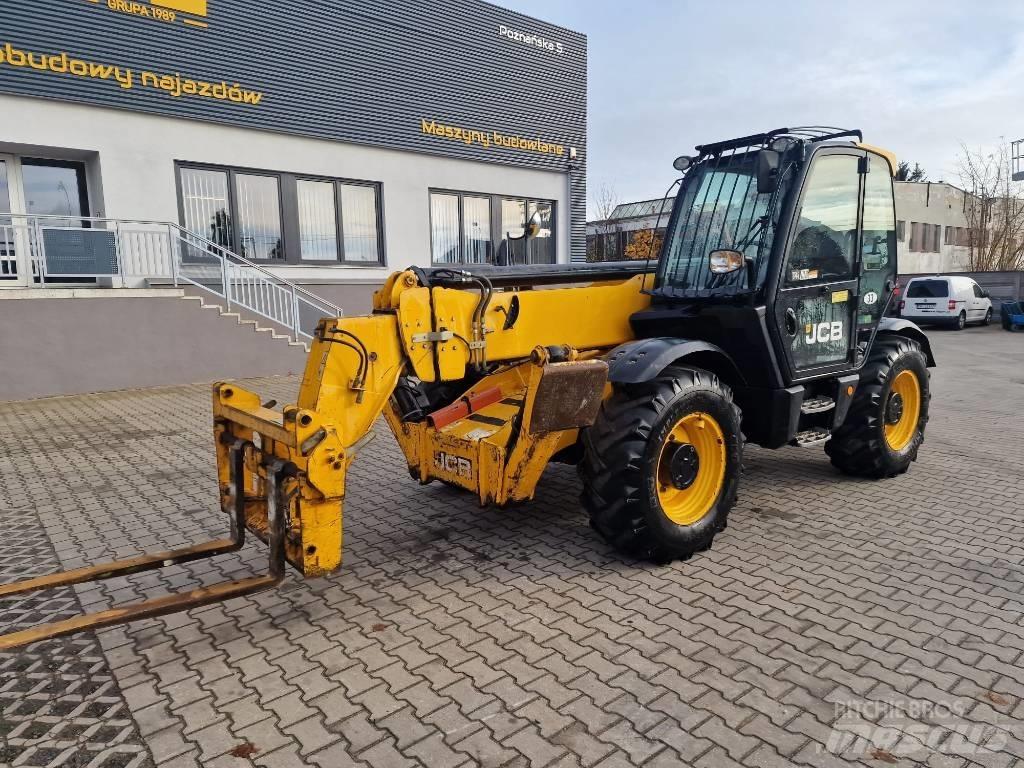JCB 535-140 Teleskopické manipulátory