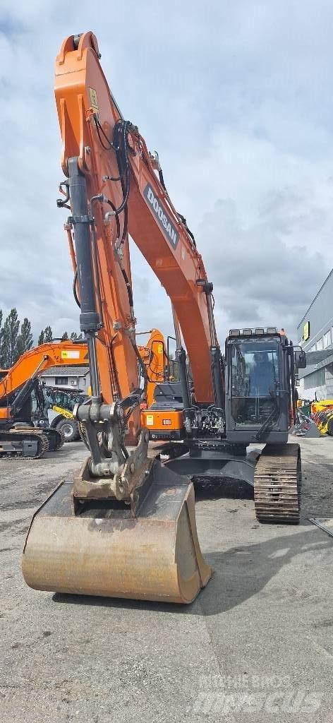 Doosan DX 225 LC-7 Pásové rýpadlá