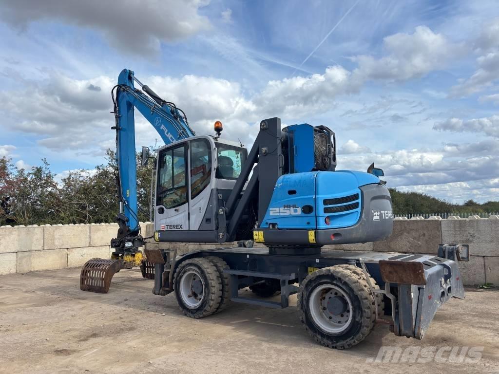 Fuchs MHL 250 Stroje pre manipuláciu s odpadom