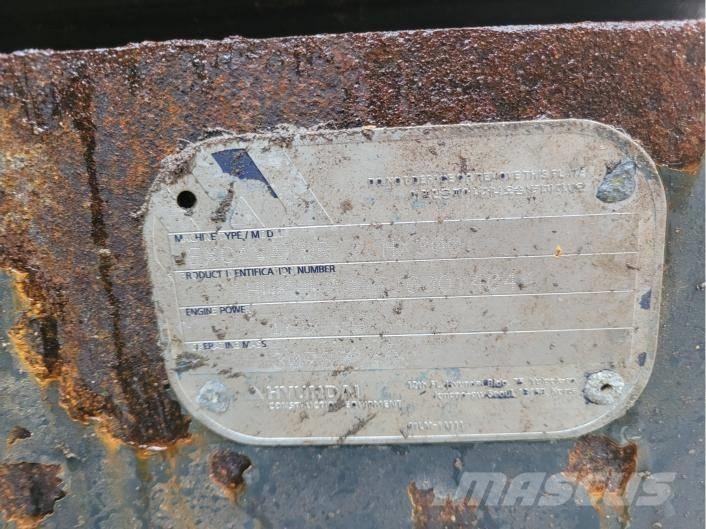 Hyundai HX 300 Pásové rýpadlá