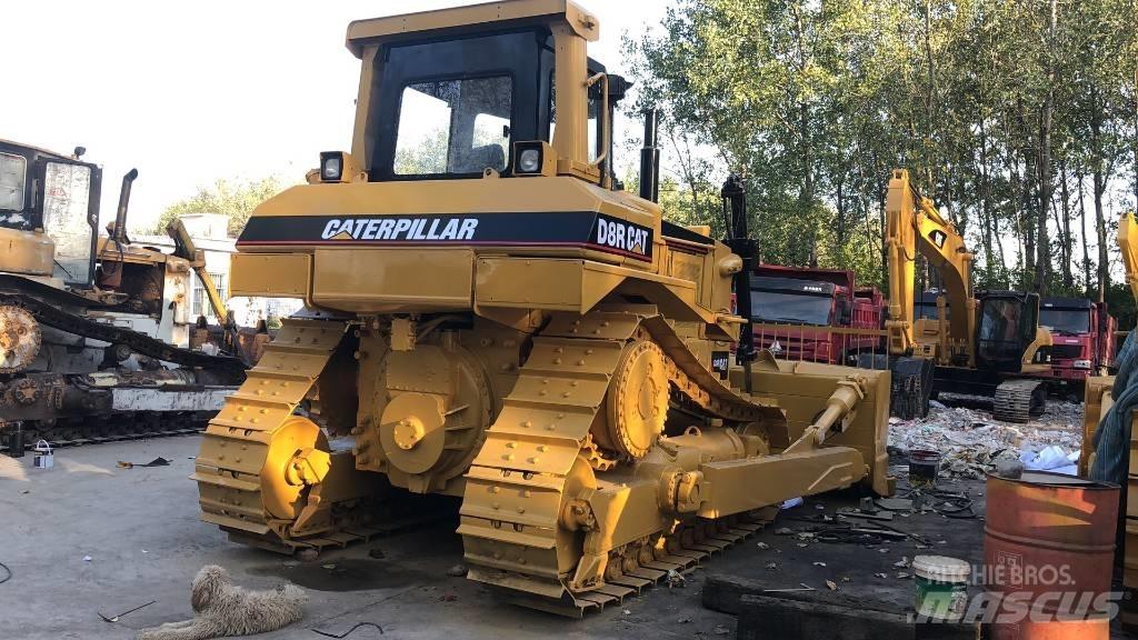 CAT D 8 R Pásové dozéry