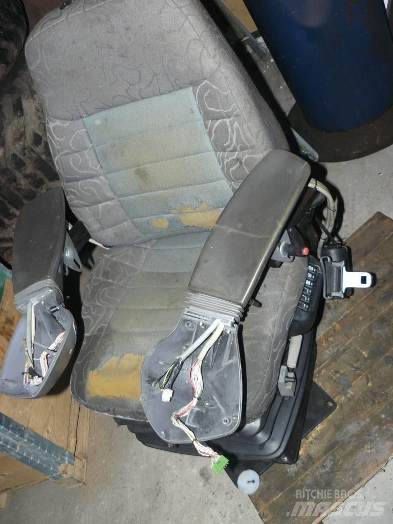 Timberjack 1070D Kabíny a interiér