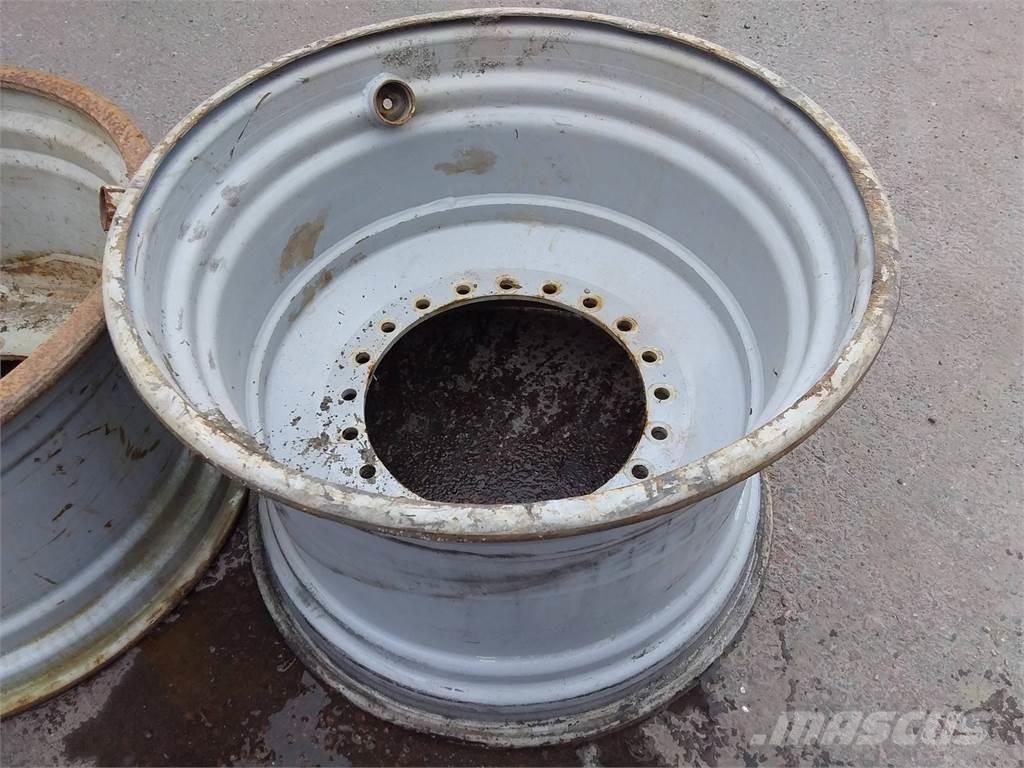 Komatsu 951 23x34 Pneumatiky, kolesá a ráfiky