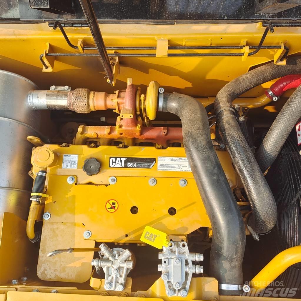 CAT 320D Pásové rýpadlá