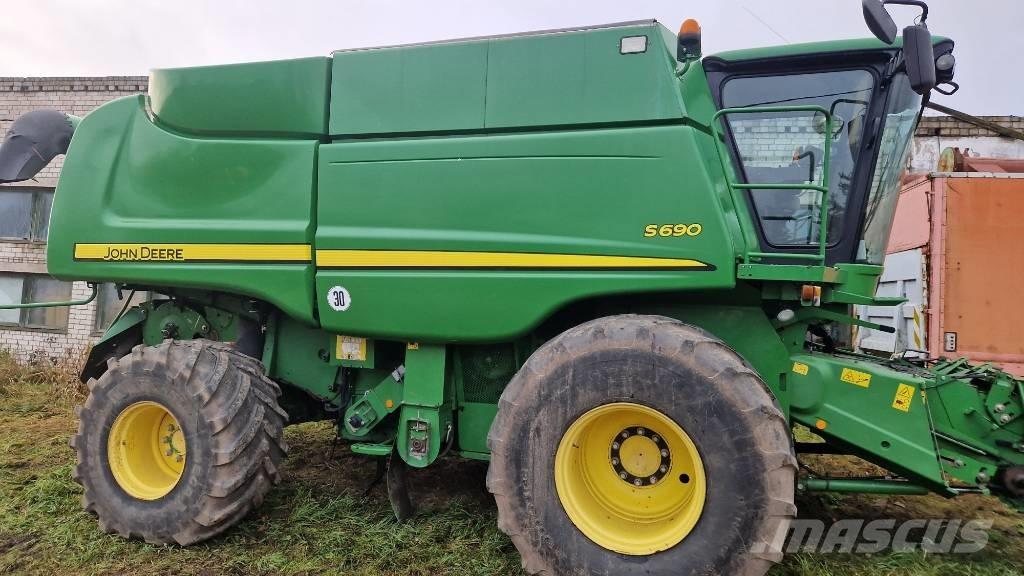 John Deere S 690 Kombinované zberacie stroje