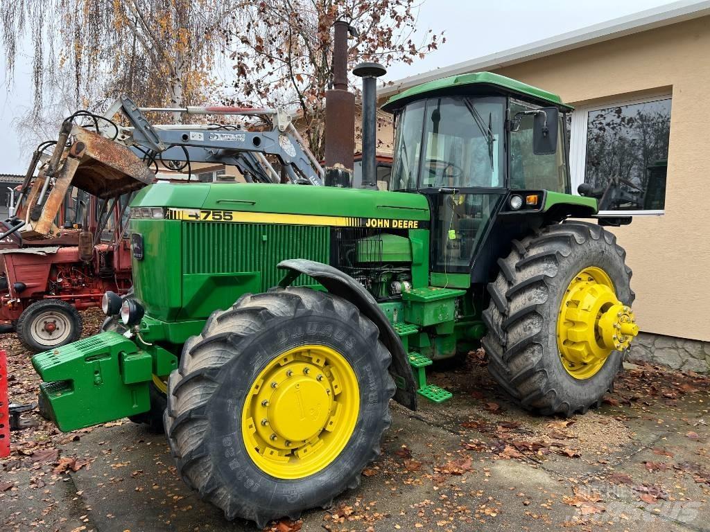 John Deere 4755 Traktory