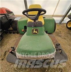 John Deere 1200 A Hrabačky bunkrov