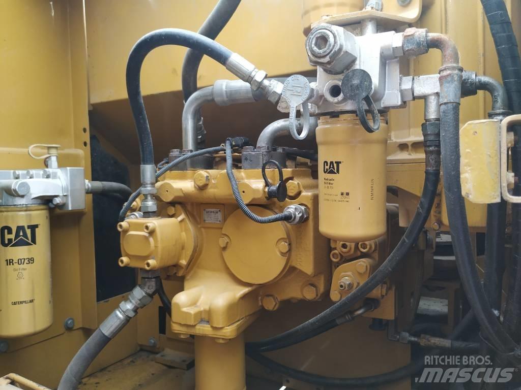 CAT 320 D Pásové rýpadlá