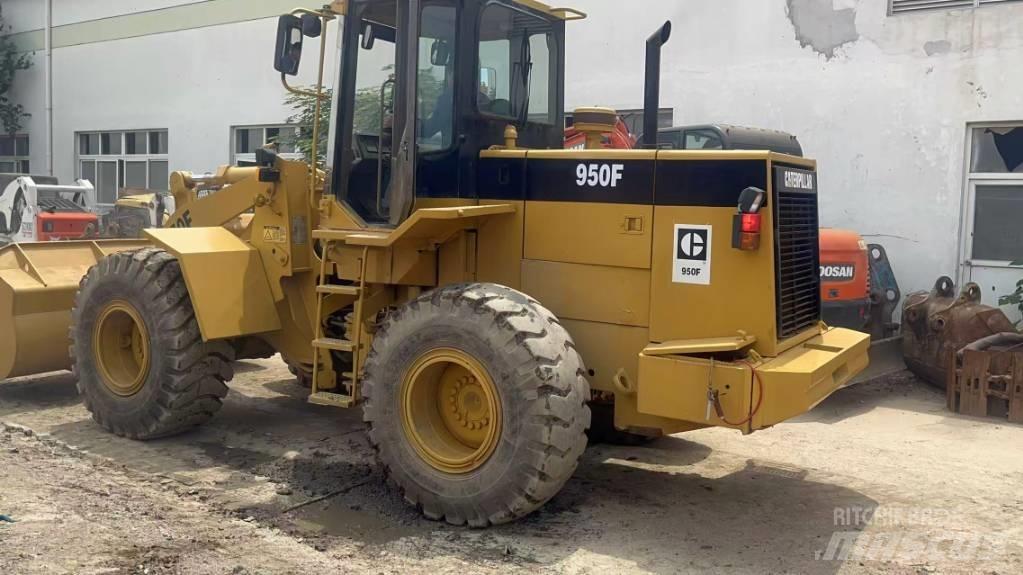 CAT 950 F Kolesové nakladače