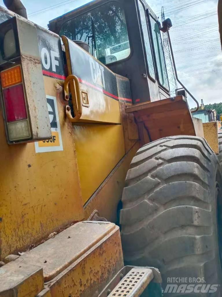 CAT 950 F Kolesové nakladače