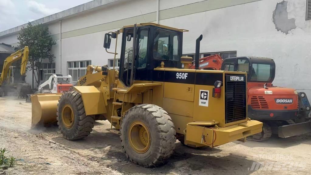 CAT 950 F Kolesové nakladače
