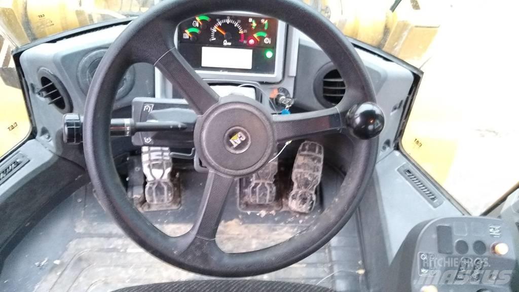 CAT 950M Kolesové nakladače