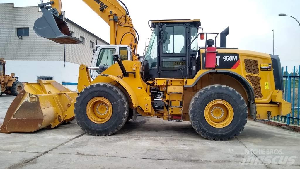 CAT 950M Kolesové nakladače