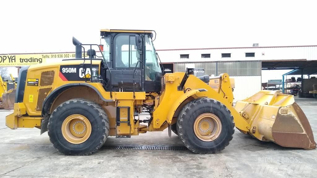 CAT 950M Kolesové nakladače