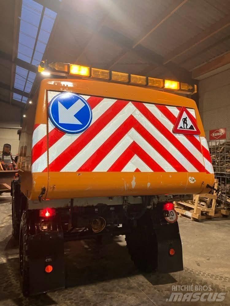 Mercedes-Benz unimog Zametacie stroje