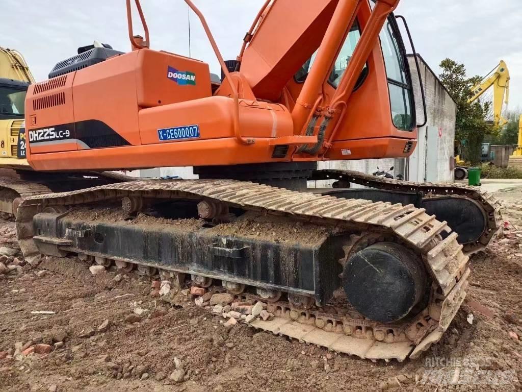 Doosan DX 225LC-9C Pásové rýpadlá