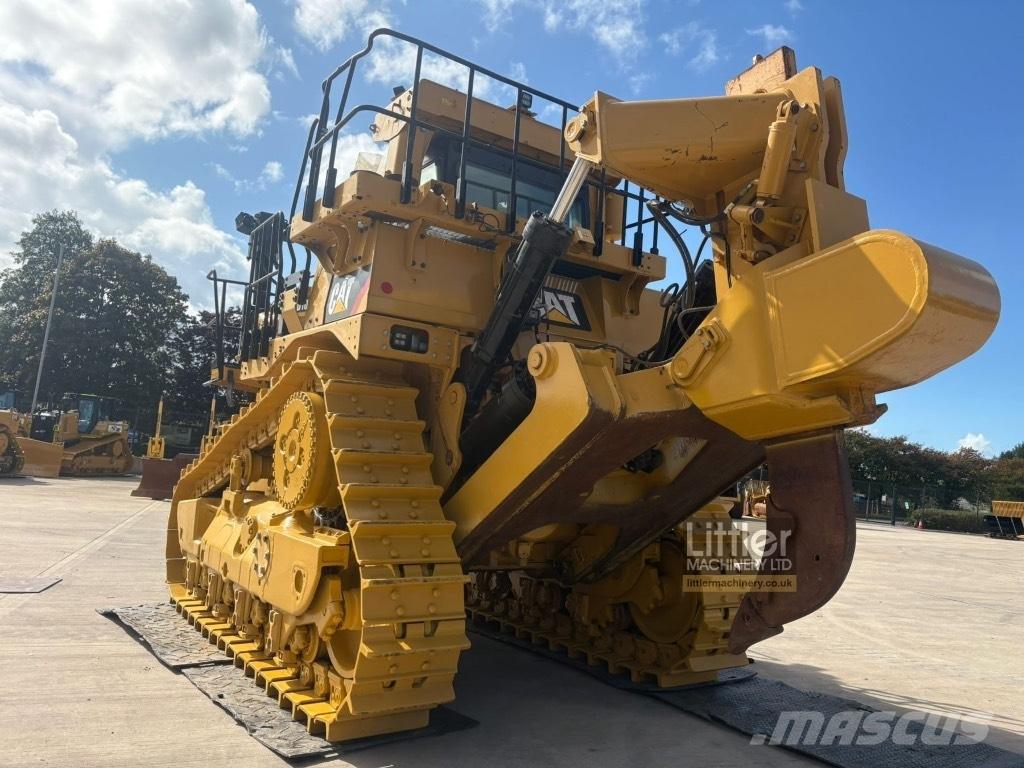 CAT D 10 T 2 Pásové dozéry
