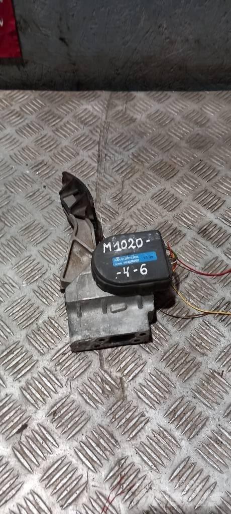 MAN TGA    81259706094 Kabíny a interiér