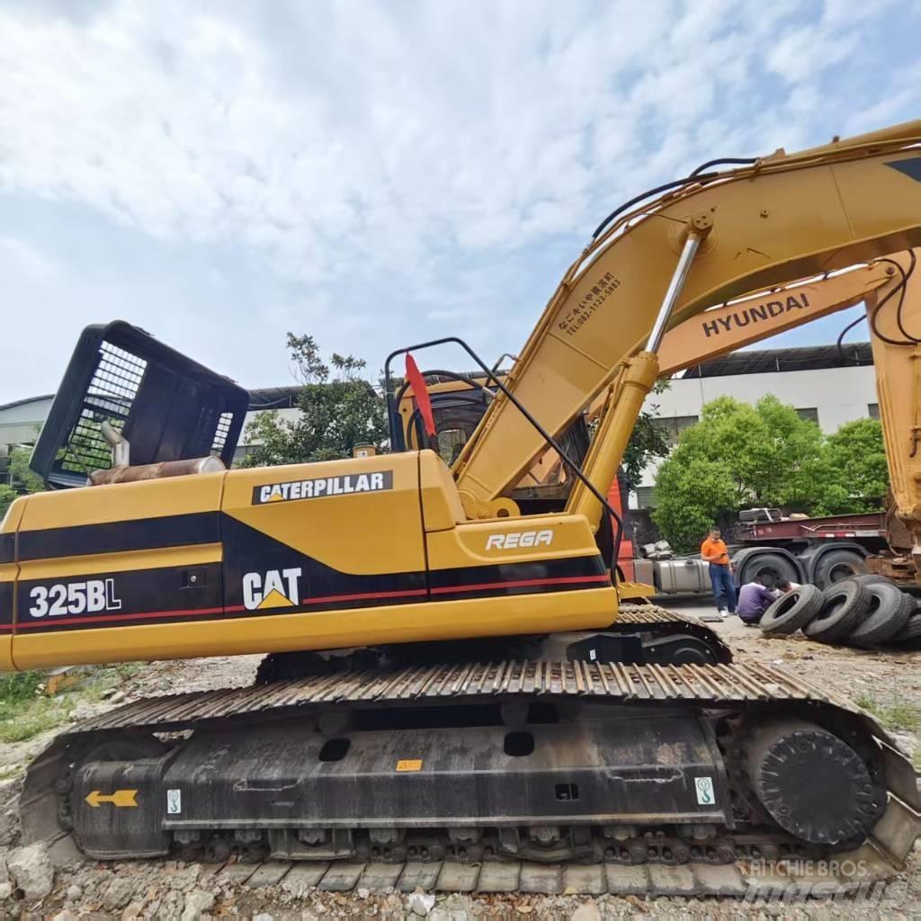 CAT 325 B L Pásové rýpadlá