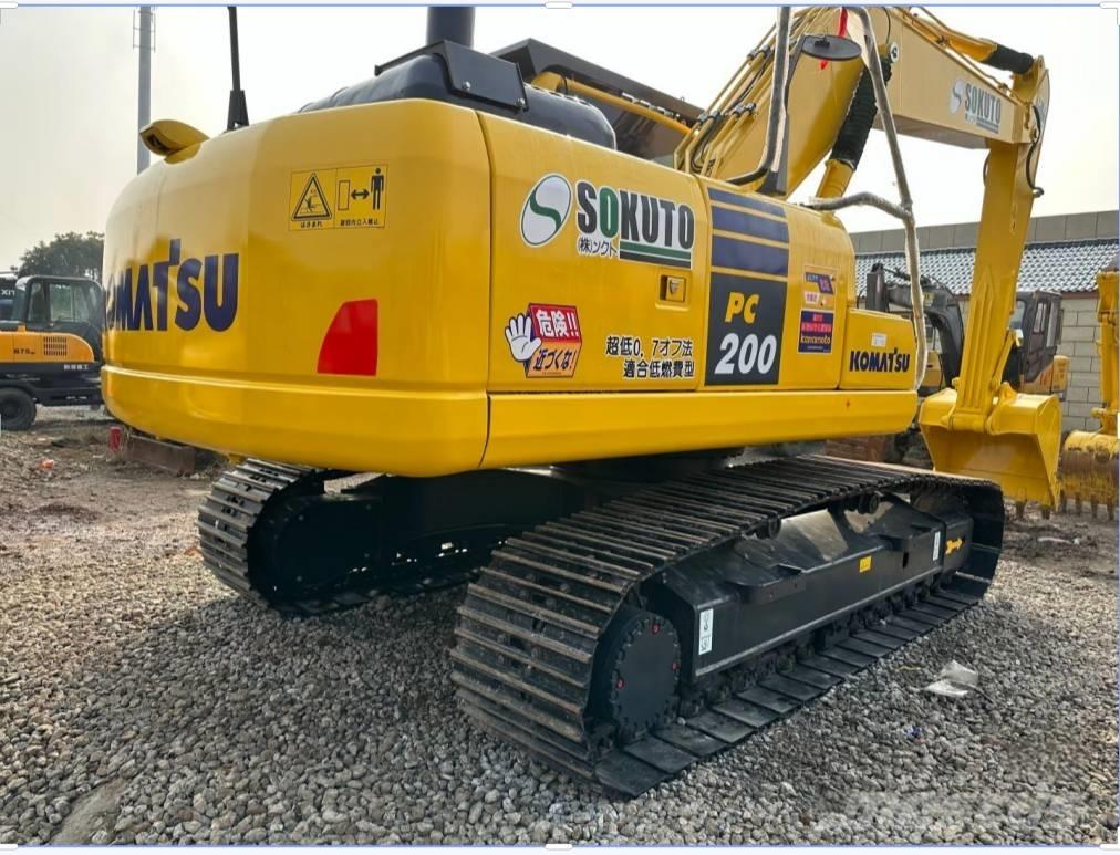Komatsu 200 Pásové rýpadlá