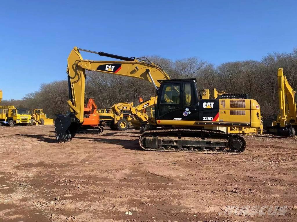 CAT 325D Pásové rýpadlá