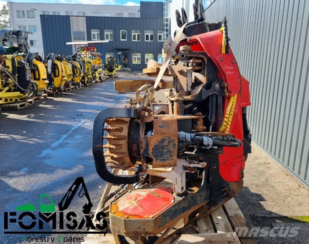 Komatsu C144 Žatevné hlavy