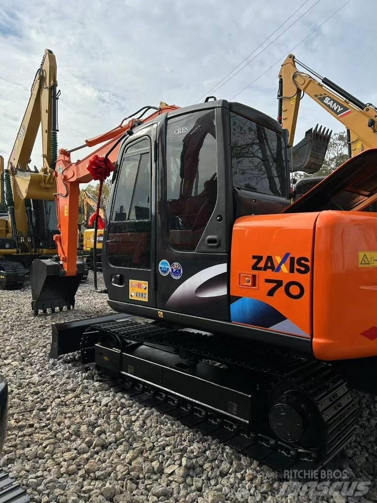 Hitachi 70 Pásové rýpadlá