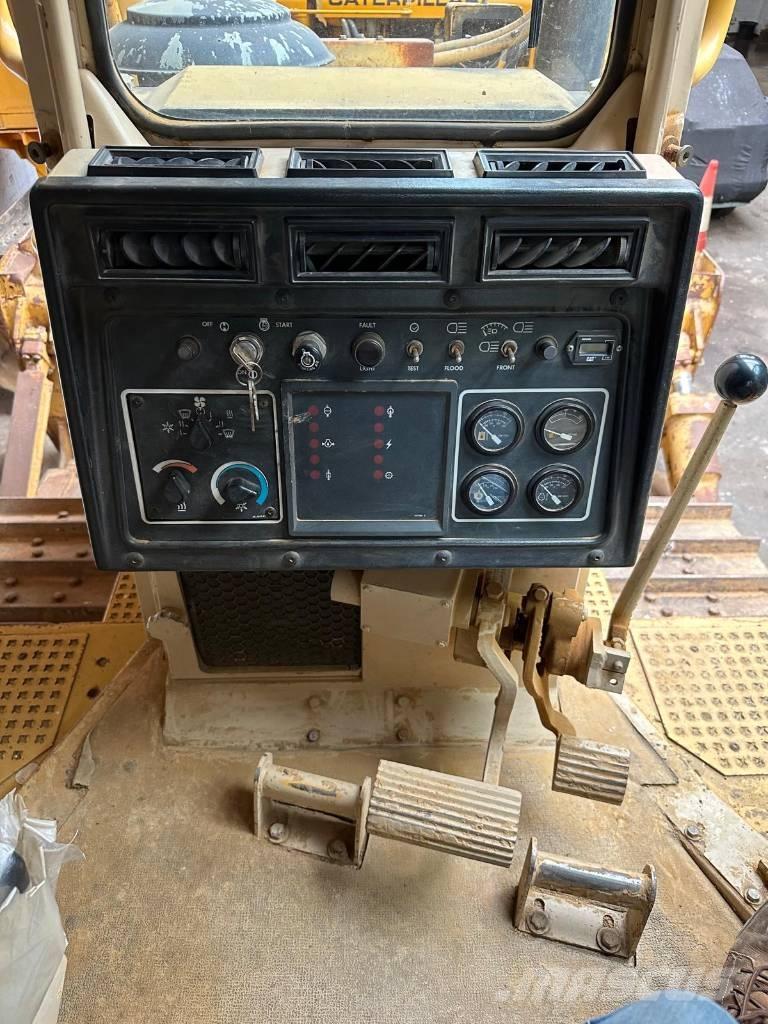 CAT D 6 H II Pásové dozéry