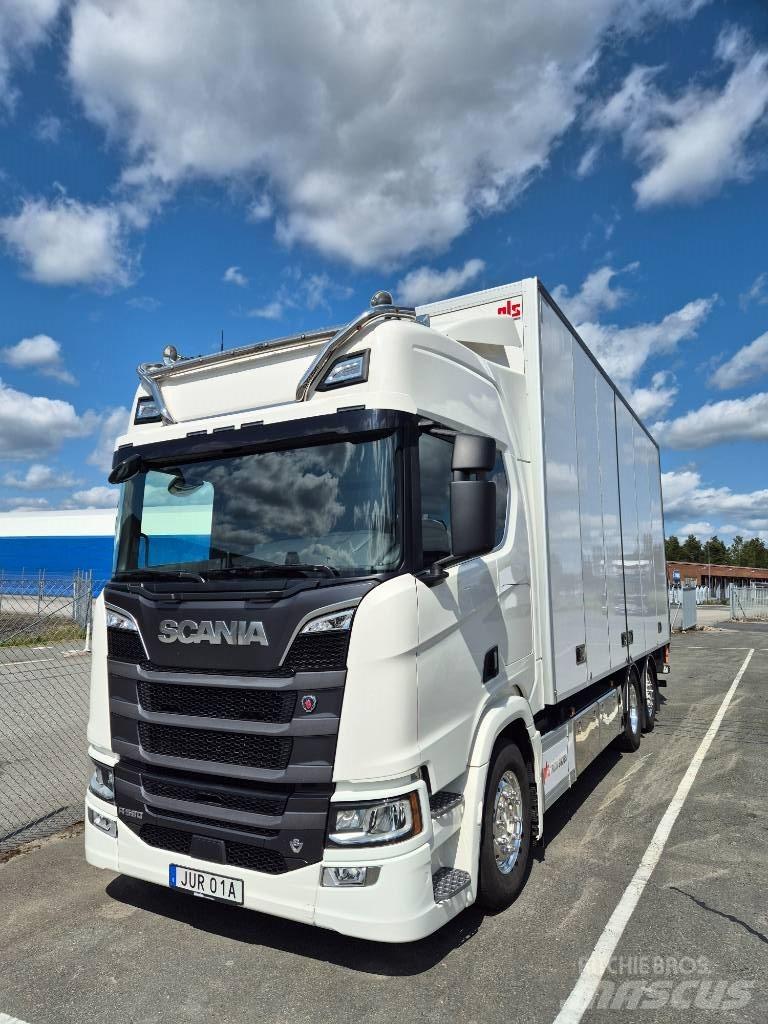 Scania R 590 Skriňová nadstavba