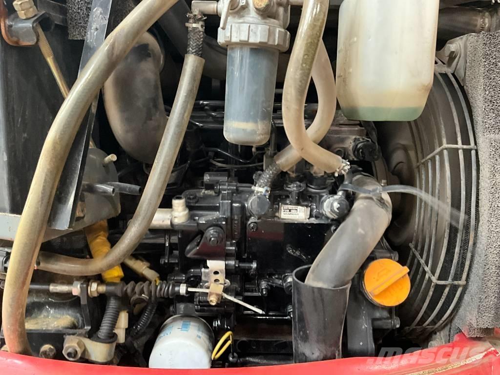 Takeuchi TB 215 R Mini rýpadlá < 7t