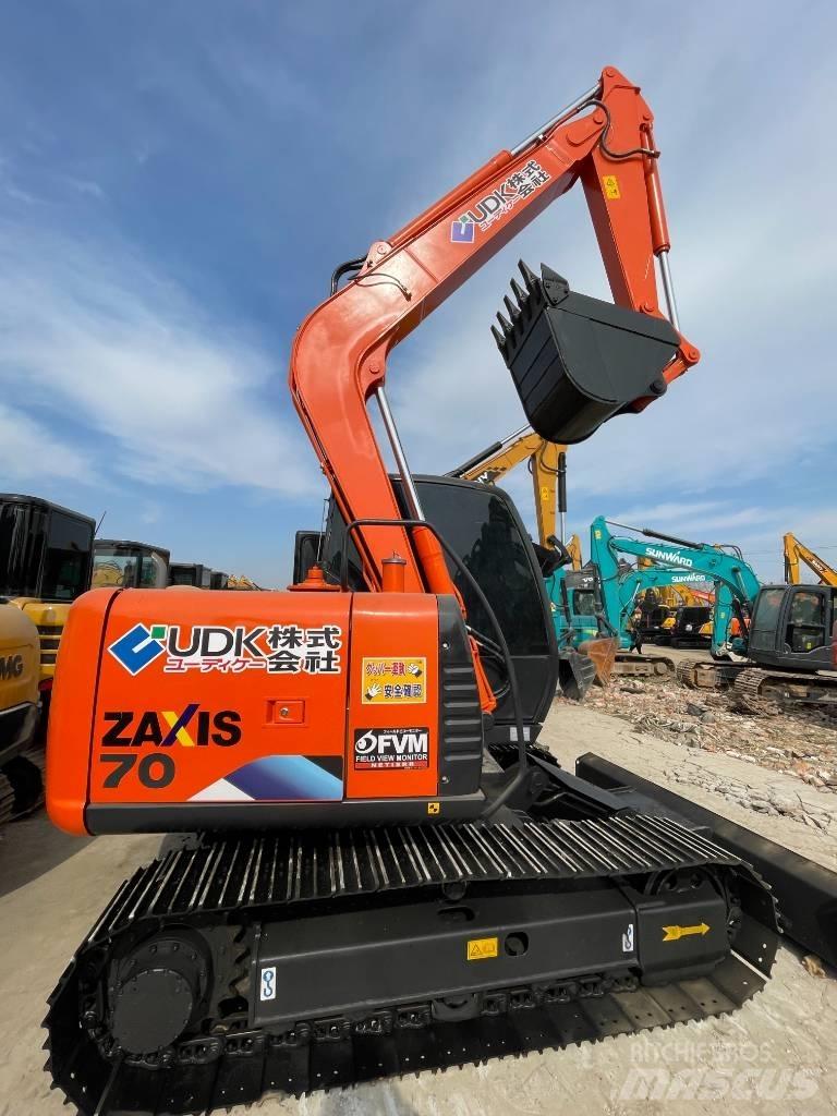 Hitachi 70 Mini rýpadlá < 7t