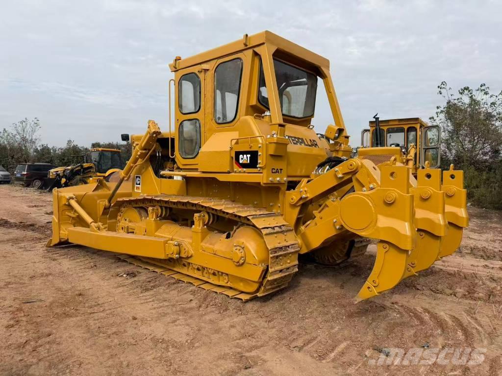 CAT D 7 G Pásové dozéry