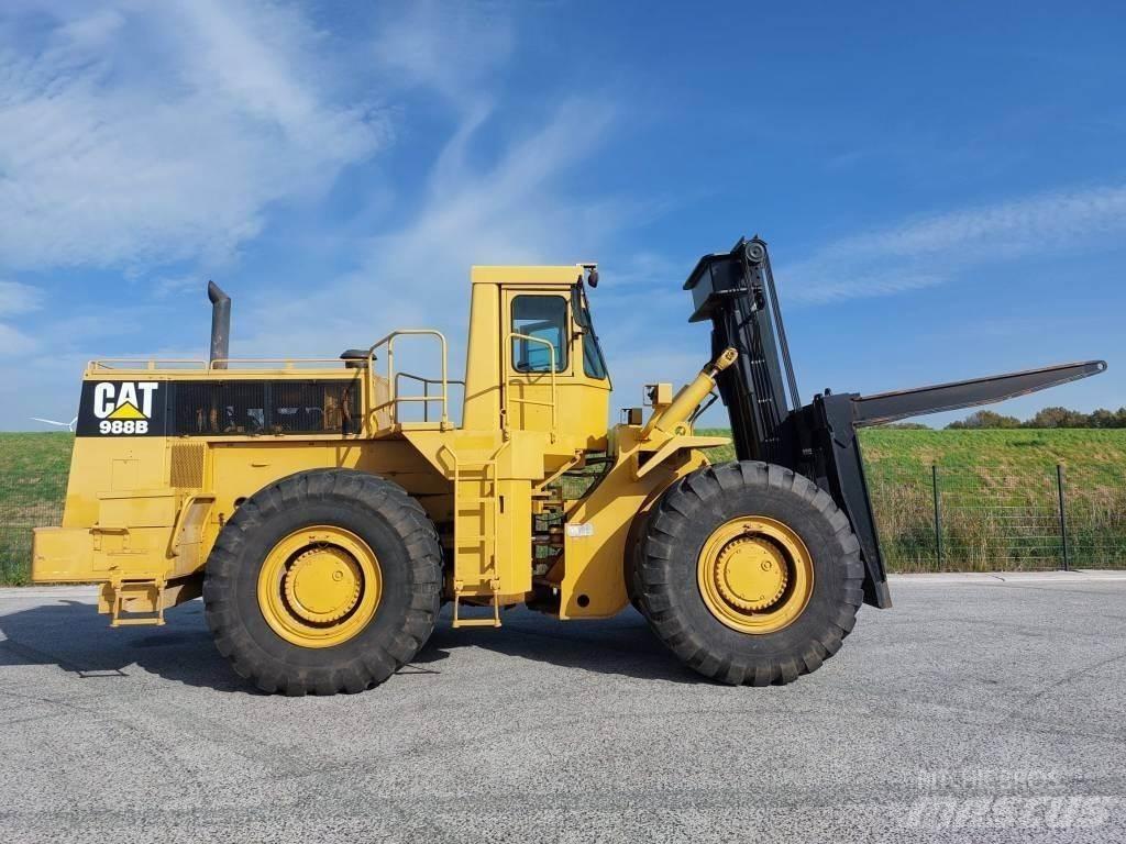 CAT 988 B Kolesové nakladače