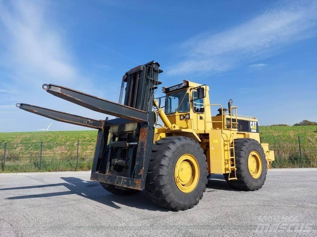 CAT 988 B Kolesové nakladače