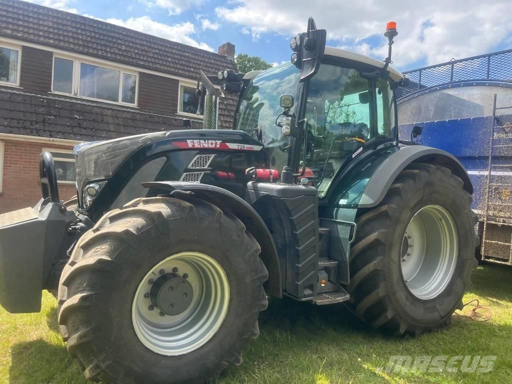 Fendt 724 Profi Plus Traktory