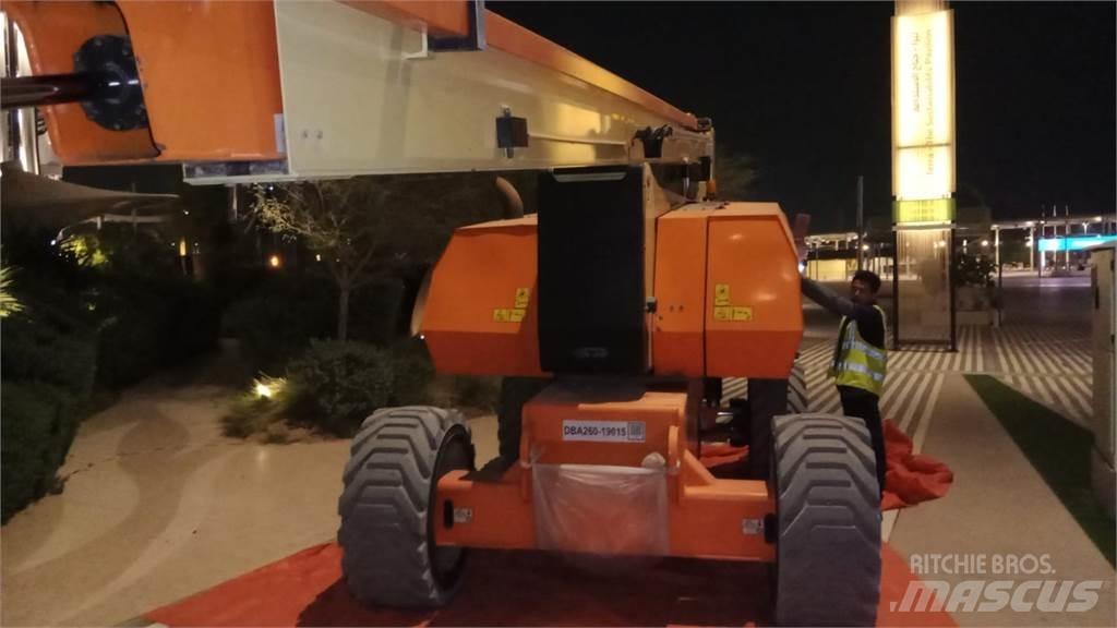 JLG 800AJ Kĺbové plošiny