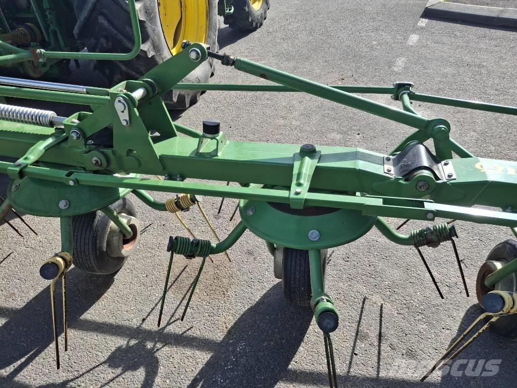 Krone KW 7.92/8 Obracače a zhrabovače sena