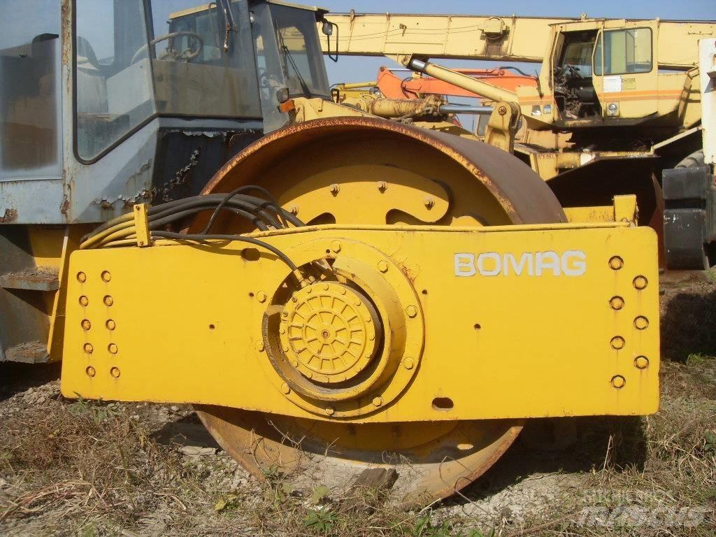 Bomag 217D Ťahačové valce