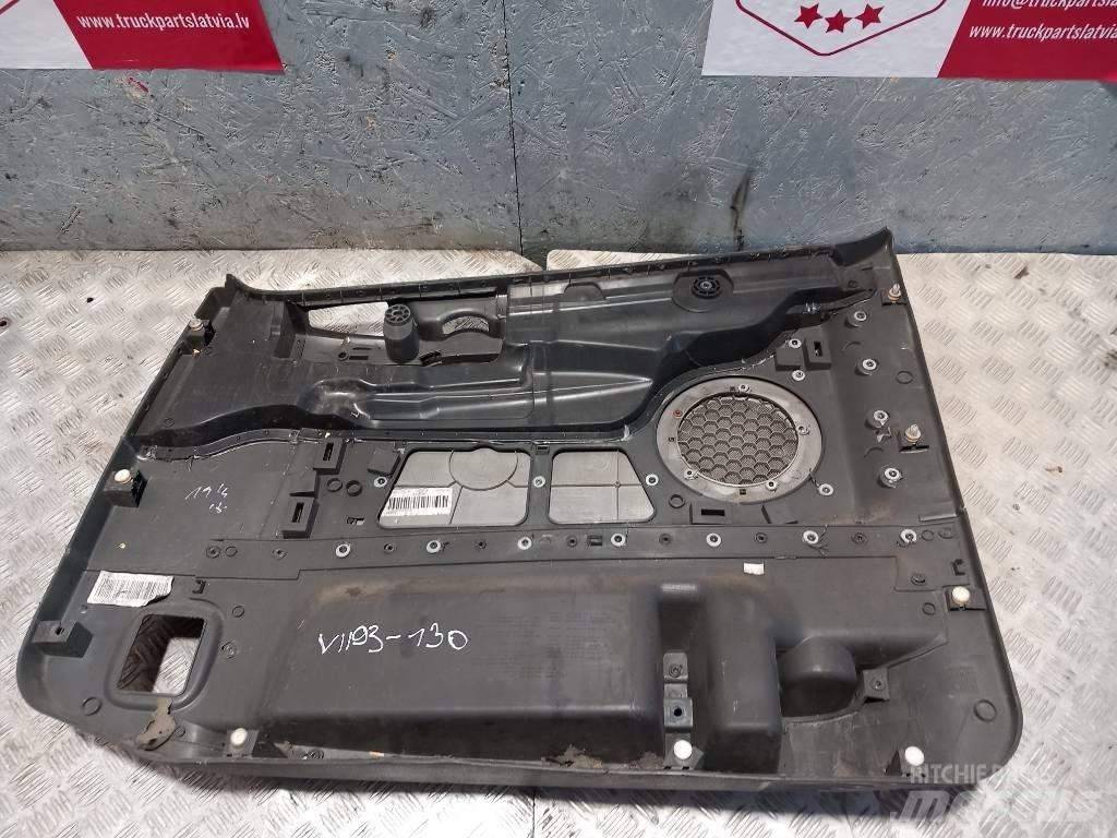 Volvo FH 12    20584944 Kabíny a interiér