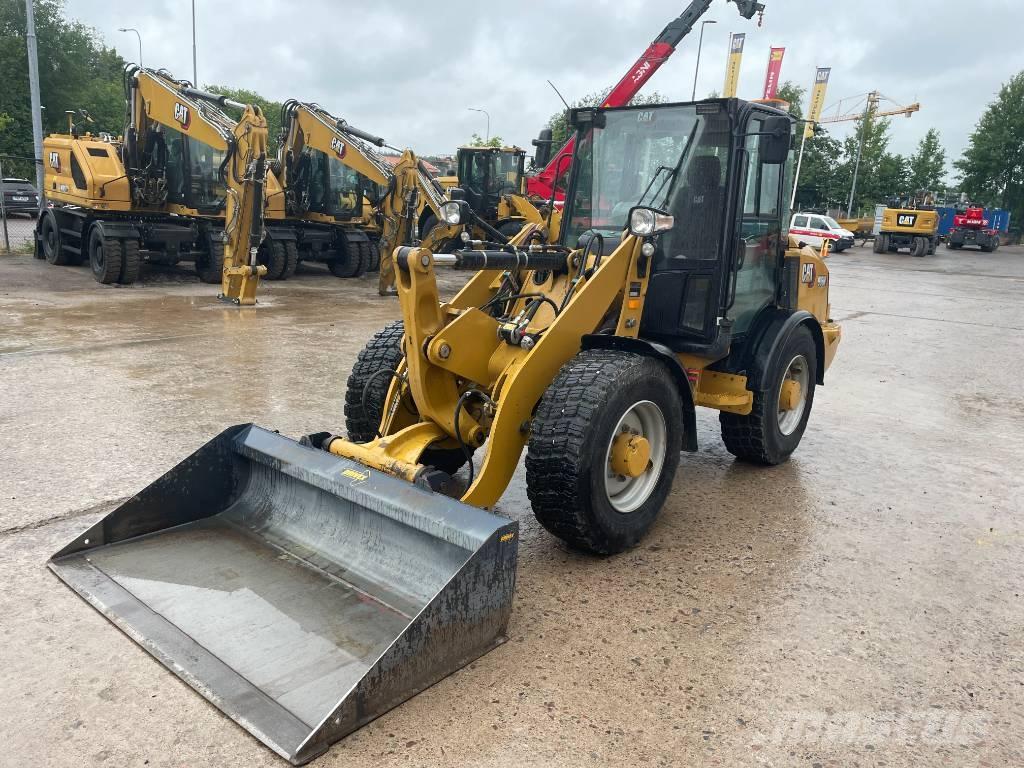 CAT 906 M Kolesové nakladače