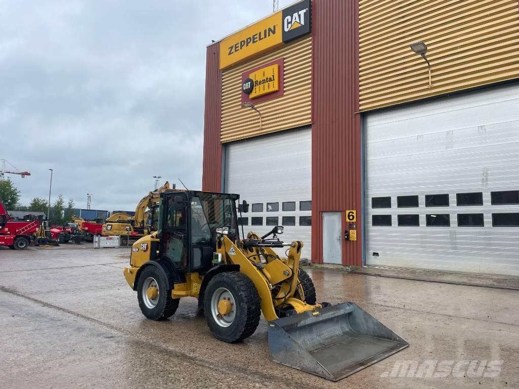 CAT 906 M Kolesové nakladače