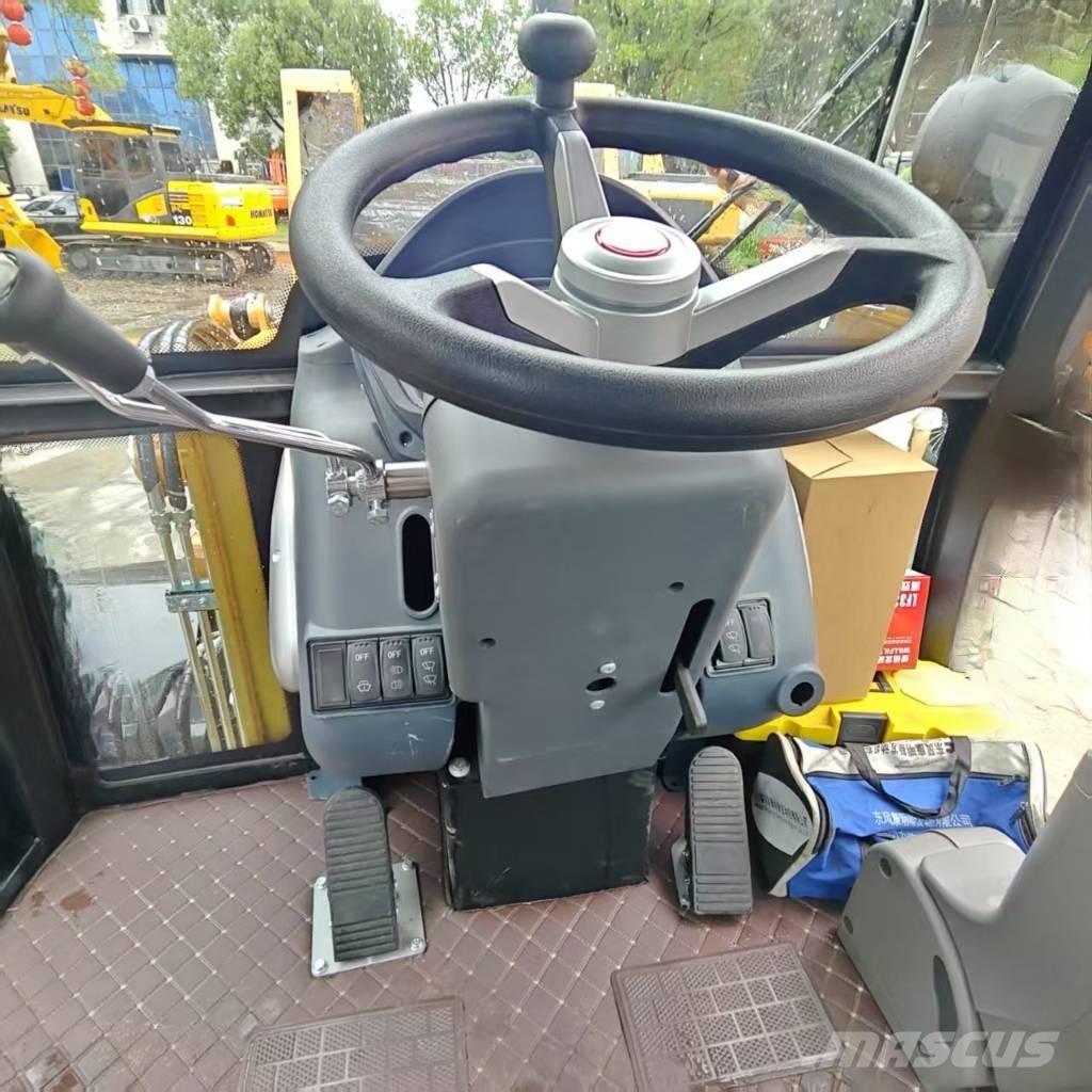 CAT 305.5 E Mini rýpadlá < 7t