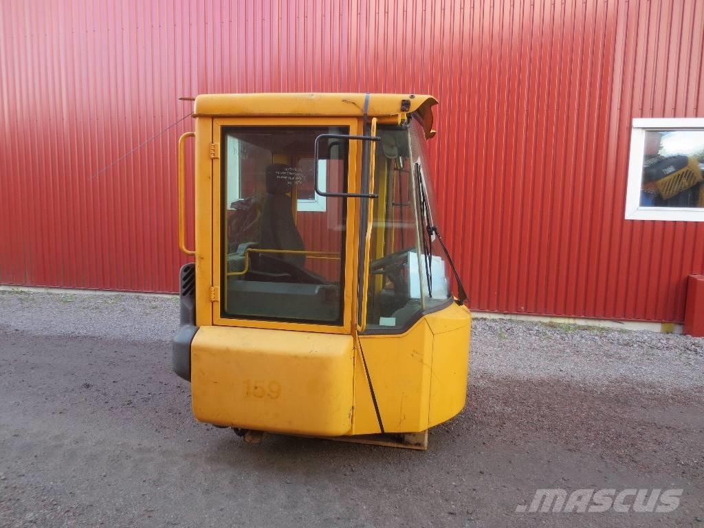 Volvo L 180 D Kabíny a interiér